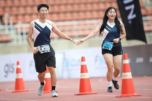 BIB: 1453, 6614
                            <button type="button" onclick="openModal(4577682)" class="btn btn-primary btn-sm float-right btn-popup" data-toggle="modal" data-target=".modal-high-quality">
                        <i class="fas fa-shopping-cart"></i> Add to Cart
                    </button>
                                            <button type="button" onclick="isThisMe(4577682, true)" class="btn btn-success btn-sm float-right btn-popup btn-isme hidden" data-toggle="tooltip" data-placement="bottom" title="นี่คือรูปของคุณใช่ไหม คลิกที่นี่เพื่อเอาเข้าอัลบั้ม">
                        <i class="fas fa-plus"></i> Add to album
                    </button>
                    <button type="button" onclick="isThisMe(4577682, false)" class="btn btn-warning btn-sm float-right btn-popup btn-isnotme hidden">
                        <i class="fas fa-ban"></i> Remove from album
                    </button>