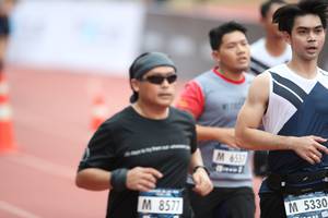 BIB: 6557, 8577, 5330
                            <button type="button" onclick="openModal(4574129)" class="btn btn-primary btn-sm float-right btn-popup" data-toggle="modal" data-target=".modal-high-quality">
                        <i class="fas fa-shopping-cart"></i> Add to Cart
                    </button>
                                            <button type="button" onclick="isThisMe(4574129, true)" class="btn btn-success btn-sm float-right btn-popup btn-isme hidden" data-toggle="tooltip" data-placement="bottom" title="นี่คือรูปของคุณใช่ไหม คลิกที่นี่เพื่อเอาเข้าอัลบั้ม">
                        <i class="fas fa-plus"></i> Add to album
                    </button>
                    <button type="button" onclick="isThisMe(4574129, false)" class="btn btn-warning btn-sm float-right btn-popup btn-isnotme hidden">
                        <i class="fas fa-ban"></i> Remove from album
                    </button>