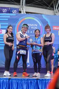 BIB: 342, 5868
                            <button type="button" onclick="openModal(4627696)" class="btn btn-primary btn-sm float-right btn-popup" data-toggle="modal" data-target=".modal-high-quality">
                        <i class="fas fa-shopping-cart"></i> Add to Cart
                    </button>
                                            <button type="button" onclick="isThisMe(4627696, true)" class="btn btn-success btn-sm float-right btn-popup btn-isme hidden" data-toggle="tooltip" data-placement="bottom" title="นี่คือรูปของคุณใช่ไหม คลิกที่นี่เพื่อเอาเข้าอัลบั้ม">
                        <i class="fas fa-plus"></i> Add to album
                    </button>
                    <button type="button" onclick="isThisMe(4627696, false)" class="btn btn-warning btn-sm float-right btn-popup btn-isnotme hidden">
                        <i class="fas fa-ban"></i> Remove from album
                    </button>