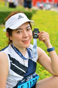 BIB: 1130
                            <button type="button" onclick="openModal(4702581)" class="btn btn-primary btn-sm float-right btn-popup" data-toggle="modal" data-target=".modal-high-quality">
                        <i class="fas fa-shopping-cart"></i> Add to Cart
                    </button>
                                            <button type="button" onclick="isThisMe(4702581, true)" class="btn btn-success btn-sm float-right btn-popup btn-isme hidden" data-toggle="tooltip" data-placement="bottom" title="นี่คือรูปของคุณใช่ไหม คลิกที่นี่เพื่อเอาเข้าอัลบั้ม">
                        <i class="fas fa-plus"></i> Add to album
                    </button>
                    <button type="button" onclick="isThisMe(4702581, false)" class="btn btn-warning btn-sm float-right btn-popup btn-isnotme hidden">
                        <i class="fas fa-ban"></i> Remove from album
                    </button>