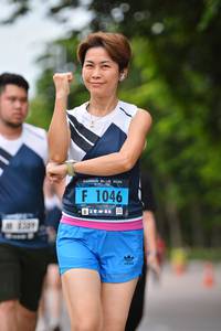 BIB: 1046, 
                            <button type="button" onclick="openModal(4701789)" class="btn btn-primary btn-sm float-right btn-popup" data-toggle="modal" data-target=".modal-high-quality">
                        <i class="fas fa-shopping-cart"></i> Add to Cart
                    </button>
                                            <button type="button" onclick="isThisMe(4701789, true)" class="btn btn-success btn-sm float-right btn-popup btn-isme hidden" data-toggle="tooltip" data-placement="bottom" title="นี่คือรูปของคุณใช่ไหม คลิกที่นี่เพื่อเอาเข้าอัลบั้ม">
                        <i class="fas fa-plus"></i> Add to album
                    </button>
                    <button type="button" onclick="isThisMe(4701789, false)" class="btn btn-warning btn-sm float-right btn-popup btn-isnotme hidden">
                        <i class="fas fa-ban"></i> Remove from album
                    </button>