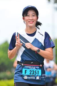 BIB: 2351
                            <button type="button" onclick="openModal(4701284)" class="btn btn-primary btn-sm float-right btn-popup" data-toggle="modal" data-target=".modal-high-quality">
                        <i class="fas fa-shopping-cart"></i> Add to Cart
                    </button>
                                            <button type="button" onclick="isThisMe(4701284, true)" class="btn btn-success btn-sm float-right btn-popup btn-isme hidden" data-toggle="tooltip" data-placement="bottom" title="นี่คือรูปของคุณใช่ไหม คลิกที่นี่เพื่อเอาเข้าอัลบั้ม">
                        <i class="fas fa-plus"></i> Add to album
                    </button>
                    <button type="button" onclick="isThisMe(4701284, false)" class="btn btn-warning btn-sm float-right btn-popup btn-isnotme hidden">
                        <i class="fas fa-ban"></i> Remove from album
                    </button>