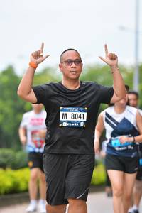 BIB: 8041
                            <button type="button" onclick="openModal(4701513)" class="btn btn-primary btn-sm float-right btn-popup" data-toggle="modal" data-target=".modal-high-quality">
                        <i class="fas fa-shopping-cart"></i> Add to Cart
                    </button>
                                            <button type="button" onclick="isThisMe(4701513, true)" class="btn btn-success btn-sm float-right btn-popup btn-isme hidden" data-toggle="tooltip" data-placement="bottom" title="นี่คือรูปของคุณใช่ไหม คลิกที่นี่เพื่อเอาเข้าอัลบั้ม">
                        <i class="fas fa-plus"></i> Add to album
                    </button>
                    <button type="button" onclick="isThisMe(4701513, false)" class="btn btn-warning btn-sm float-right btn-popup btn-isnotme hidden">
                        <i class="fas fa-ban"></i> Remove from album
                    </button>