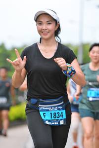 BIB: 1834
                            <button type="button" onclick="openModal(4700569)" class="btn btn-primary btn-sm float-right btn-popup" data-toggle="modal" data-target=".modal-high-quality">
                        <i class="fas fa-shopping-cart"></i> Add to Cart
                    </button>
                                            <button type="button" onclick="isThisMe(4700569, true)" class="btn btn-success btn-sm float-right btn-popup btn-isme hidden" data-toggle="tooltip" data-placement="bottom" title="นี่คือรูปของคุณใช่ไหม คลิกที่นี่เพื่อเอาเข้าอัลบั้ม">
                        <i class="fas fa-plus"></i> Add to album
                    </button>
                    <button type="button" onclick="isThisMe(4700569, false)" class="btn btn-warning btn-sm float-right btn-popup btn-isnotme hidden">
                        <i class="fas fa-ban"></i> Remove from album
                    </button>