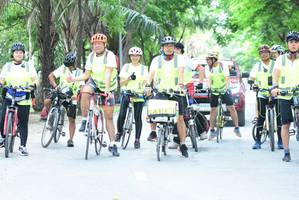 BIB: 
                            <button type="button" onclick="openModal(4579209)" class="btn btn-primary btn-sm float-right btn-popup" data-toggle="modal" data-target=".modal-high-quality">
                        <i class="fas fa-shopping-cart"></i> Add to Cart
                    </button>
                                            <button type="button" onclick="isThisMe(4579209, true)" class="btn btn-success btn-sm float-right btn-popup btn-isme hidden" data-toggle="tooltip" data-placement="bottom" title="นี่คือรูปของคุณใช่ไหม คลิกที่นี่เพื่อเอาเข้าอัลบั้ม">
                        <i class="fas fa-plus"></i> Add to album
                    </button>
                    <button type="button" onclick="isThisMe(4579209, false)" class="btn btn-warning btn-sm float-right btn-popup btn-isnotme hidden">
                        <i class="fas fa-ban"></i> Remove from album
                    </button>