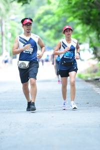 BIB: 7210, 1865
                            <button type="button" onclick="openModal(4578596)" class="btn btn-primary btn-sm float-right btn-popup" data-toggle="modal" data-target=".modal-high-quality">
                        <i class="fas fa-shopping-cart"></i> Add to Cart
                    </button>
                                            <button type="button" onclick="isThisMe(4578596, true)" class="btn btn-success btn-sm float-right btn-popup btn-isme hidden" data-toggle="tooltip" data-placement="bottom" title="นี่คือรูปของคุณใช่ไหม คลิกที่นี่เพื่อเอาเข้าอัลบั้ม">
                        <i class="fas fa-plus"></i> Add to album
                    </button>
                    <button type="button" onclick="isThisMe(4578596, false)" class="btn btn-warning btn-sm float-right btn-popup btn-isnotme hidden">
                        <i class="fas fa-ban"></i> Remove from album
                    </button>