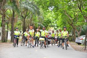 BIB: 
                            <button type="button" onclick="openModal(4615176)" class="btn btn-primary btn-sm float-right btn-popup" data-toggle="modal" data-target=".modal-high-quality">
                        <i class="fas fa-shopping-cart"></i> Add to Cart
                    </button>
                                            <button type="button" onclick="isThisMe(4615176, true)" class="btn btn-success btn-sm float-right btn-popup btn-isme hidden" data-toggle="tooltip" data-placement="bottom" title="นี่คือรูปของคุณใช่ไหม คลิกที่นี่เพื่อเอาเข้าอัลบั้ม">
                        <i class="fas fa-plus"></i> Add to album
                    </button>
                    <button type="button" onclick="isThisMe(4615176, false)" class="btn btn-warning btn-sm float-right btn-popup btn-isnotme hidden">
                        <i class="fas fa-ban"></i> Remove from album
                    </button>