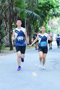 BIB: 7088, 1815
                            <button type="button" onclick="openModal(4637103)" class="btn btn-primary btn-sm float-right btn-popup" data-toggle="modal" data-target=".modal-high-quality">
                        <i class="fas fa-shopping-cart"></i> Add to Cart
                    </button>
                                            <button type="button" onclick="isThisMe(4637103, true)" class="btn btn-success btn-sm float-right btn-popup btn-isme hidden" data-toggle="tooltip" data-placement="bottom" title="นี่คือรูปของคุณใช่ไหม คลิกที่นี่เพื่อเอาเข้าอัลบั้ม">
                        <i class="fas fa-plus"></i> Add to album
                    </button>
                    <button type="button" onclick="isThisMe(4637103, false)" class="btn btn-warning btn-sm float-right btn-popup btn-isnotme hidden">
                        <i class="fas fa-ban"></i> Remove from album
                    </button>