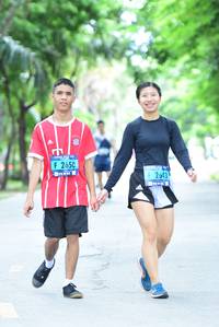 BIB: 2650, 2643
                            <button type="button" onclick="openModal(4579137)" class="btn btn-primary btn-sm float-right btn-popup" data-toggle="modal" data-target=".modal-high-quality">
                        <i class="fas fa-shopping-cart"></i> Add to Cart
                    </button>
                                            <button type="button" onclick="isThisMe(4579137, true)" class="btn btn-success btn-sm float-right btn-popup btn-isme hidden" data-toggle="tooltip" data-placement="bottom" title="นี่คือรูปของคุณใช่ไหม คลิกที่นี่เพื่อเอาเข้าอัลบั้ม">
                        <i class="fas fa-plus"></i> Add to album
                    </button>
                    <button type="button" onclick="isThisMe(4579137, false)" class="btn btn-warning btn-sm float-right btn-popup btn-isnotme hidden">
                        <i class="fas fa-ban"></i> Remove from album
                    </button>