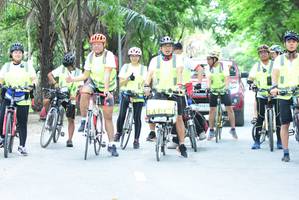 BIB: 
                            <button type="button" onclick="openModal(4579211)" class="btn btn-primary btn-sm float-right btn-popup" data-toggle="modal" data-target=".modal-high-quality">
                        <i class="fas fa-shopping-cart"></i> Add to Cart
                    </button>
                                            <button type="button" onclick="isThisMe(4579211, true)" class="btn btn-success btn-sm float-right btn-popup btn-isme hidden" data-toggle="tooltip" data-placement="bottom" title="นี่คือรูปของคุณใช่ไหม คลิกที่นี่เพื่อเอาเข้าอัลบั้ม">
                        <i class="fas fa-plus"></i> Add to album
                    </button>
                    <button type="button" onclick="isThisMe(4579211, false)" class="btn btn-warning btn-sm float-right btn-popup btn-isnotme hidden">
                        <i class="fas fa-ban"></i> Remove from album
                    </button>