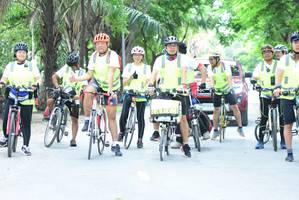 BIB: 
                            <button type="button" onclick="openModal(4579208)" class="btn btn-primary btn-sm float-right btn-popup" data-toggle="modal" data-target=".modal-high-quality">
                        <i class="fas fa-shopping-cart"></i> Add to Cart
                    </button>
                                            <button type="button" onclick="isThisMe(4579208, true)" class="btn btn-success btn-sm float-right btn-popup btn-isme hidden" data-toggle="tooltip" data-placement="bottom" title="นี่คือรูปของคุณใช่ไหม คลิกที่นี่เพื่อเอาเข้าอัลบั้ม">
                        <i class="fas fa-plus"></i> Add to album
                    </button>
                    <button type="button" onclick="isThisMe(4579208, false)" class="btn btn-warning btn-sm float-right btn-popup btn-isnotme hidden">
                        <i class="fas fa-ban"></i> Remove from album
                    </button>