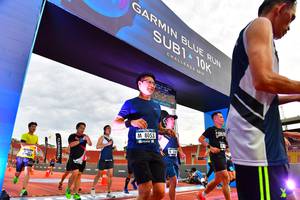 BIB: 201, 8053, 556
                            <button type="button" onclick="openModal(4630057)" class="btn btn-primary btn-sm float-right btn-popup" data-toggle="modal" data-target=".modal-high-quality">
                        <i class="fas fa-shopping-cart"></i> Add to Cart
                    </button>
                                            <button type="button" onclick="isThisMe(4630057, true)" class="btn btn-success btn-sm float-right btn-popup btn-isme hidden" data-toggle="tooltip" data-placement="bottom" title="นี่คือรูปของคุณใช่ไหม คลิกที่นี่เพื่อเอาเข้าอัลบั้ม">
                        <i class="fas fa-plus"></i> Add to album
                    </button>
                    <button type="button" onclick="isThisMe(4630057, false)" class="btn btn-warning btn-sm float-right btn-popup btn-isnotme hidden">
                        <i class="fas fa-ban"></i> Remove from album
                    </button>