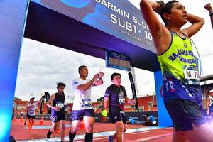 BIB: 201, 68500, 731
                            <button type="button" onclick="openModal(4633176)" class="btn btn-primary btn-sm float-right btn-popup" data-toggle="modal" data-target=".modal-high-quality">
                        <i class="fas fa-shopping-cart"></i> Add to Cart
                    </button>
                                            <button type="button" onclick="isThisMe(4633176, true)" class="btn btn-success btn-sm float-right btn-popup btn-isme hidden" data-toggle="tooltip" data-placement="bottom" title="นี่คือรูปของคุณใช่ไหม คลิกที่นี่เพื่อเอาเข้าอัลบั้ม">
                        <i class="fas fa-plus"></i> Add to album
                    </button>
                    <button type="button" onclick="isThisMe(4633176, false)" class="btn btn-warning btn-sm float-right btn-popup btn-isnotme hidden">
                        <i class="fas fa-ban"></i> Remove from album
                    </button>