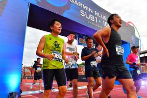 BIB: 7701, 618
                            <button type="button" onclick="openModal(4633545)" class="btn btn-primary btn-sm float-right btn-popup" data-toggle="modal" data-target=".modal-high-quality">
                        <i class="fas fa-shopping-cart"></i> Add to Cart
                    </button>
                                            <button type="button" onclick="isThisMe(4633545, true)" class="btn btn-success btn-sm float-right btn-popup btn-isme hidden" data-toggle="tooltip" data-placement="bottom" title="นี่คือรูปของคุณใช่ไหม คลิกที่นี่เพื่อเอาเข้าอัลบั้ม">
                        <i class="fas fa-plus"></i> Add to album
                    </button>
                    <button type="button" onclick="isThisMe(4633545, false)" class="btn btn-warning btn-sm float-right btn-popup btn-isnotme hidden">
                        <i class="fas fa-ban"></i> Remove from album
                    </button>