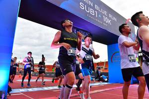 BIB: 201, 552, 7453
                            <button type="button" onclick="openModal(4625891)" class="btn btn-primary btn-sm float-right btn-popup" data-toggle="modal" data-target=".modal-high-quality">
                        <i class="fas fa-shopping-cart"></i> Add to Cart
                    </button>
                                            <button type="button" onclick="isThisMe(4625891, true)" class="btn btn-success btn-sm float-right btn-popup btn-isme hidden" data-toggle="tooltip" data-placement="bottom" title="นี่คือรูปของคุณใช่ไหม คลิกที่นี่เพื่อเอาเข้าอัลบั้ม">
                        <i class="fas fa-plus"></i> Add to album
                    </button>
                    <button type="button" onclick="isThisMe(4625891, false)" class="btn btn-warning btn-sm float-right btn-popup btn-isnotme hidden">
                        <i class="fas fa-ban"></i> Remove from album
                    </button>