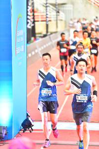 BIB: 7698, 8495
                            <button type="button" onclick="openModal(4631583)" class="btn btn-primary btn-sm float-right btn-popup" data-toggle="modal" data-target=".modal-high-quality">
                        <i class="fas fa-shopping-cart"></i> Add to Cart
                    </button>
                                            <button type="button" onclick="isThisMe(4631583, true)" class="btn btn-success btn-sm float-right btn-popup btn-isme hidden" data-toggle="tooltip" data-placement="bottom" title="นี่คือรูปของคุณใช่ไหม คลิกที่นี่เพื่อเอาเข้าอัลบั้ม">
                        <i class="fas fa-plus"></i> Add to album
                    </button>
                    <button type="button" onclick="isThisMe(4631583, false)" class="btn btn-warning btn-sm float-right btn-popup btn-isnotme hidden">
                        <i class="fas fa-ban"></i> Remove from album
                    </button>