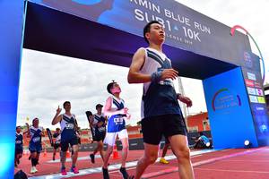 BIB: 201
                            <button type="button" onclick="openModal(4626935)" class="btn btn-primary btn-sm float-right btn-popup" data-toggle="modal" data-target=".modal-high-quality">
                        <i class="fas fa-shopping-cart"></i> Add to Cart
                    </button>
                                            <button type="button" onclick="isThisMe(4626935, true)" class="btn btn-success btn-sm float-right btn-popup btn-isme hidden" data-toggle="tooltip" data-placement="bottom" title="นี่คือรูปของคุณใช่ไหม คลิกที่นี่เพื่อเอาเข้าอัลบั้ม">
                        <i class="fas fa-plus"></i> Add to album
                    </button>
                    <button type="button" onclick="isThisMe(4626935, false)" class="btn btn-warning btn-sm float-right btn-popup btn-isnotme hidden">
                        <i class="fas fa-ban"></i> Remove from album
                    </button>