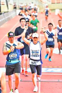 BIB: 6264, 8002, 100
                            <button type="button" onclick="openModal(4620083)" class="btn btn-primary btn-sm float-right btn-popup" data-toggle="modal" data-target=".modal-high-quality">
                        <i class="fas fa-shopping-cart"></i> Add to Cart
                    </button>
                                            <button type="button" onclick="isThisMe(4620083, true)" class="btn btn-success btn-sm float-right btn-popup btn-isme hidden" data-toggle="tooltip" data-placement="bottom" title="นี่คือรูปของคุณใช่ไหม คลิกที่นี่เพื่อเอาเข้าอัลบั้ม">
                        <i class="fas fa-plus"></i> Add to album
                    </button>
                    <button type="button" onclick="isThisMe(4620083, false)" class="btn btn-warning btn-sm float-right btn-popup btn-isnotme hidden">
                        <i class="fas fa-ban"></i> Remove from album
                    </button>