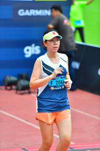 BIB: 208
                            <button type="button" onclick="openModal(4588949)" class="btn btn-primary btn-sm float-right btn-popup" data-toggle="modal" data-target=".modal-high-quality">
                        <i class="fas fa-shopping-cart"></i> Add to Cart
                    </button>
                                            <button type="button" onclick="isThisMe(4588949, true)" class="btn btn-success btn-sm float-right btn-popup btn-isme hidden" data-toggle="tooltip" data-placement="bottom" title="นี่คือรูปของคุณใช่ไหม คลิกที่นี่เพื่อเอาเข้าอัลบั้ม">
                        <i class="fas fa-plus"></i> Add to album
                    </button>
                    <button type="button" onclick="isThisMe(4588949, false)" class="btn btn-warning btn-sm float-right btn-popup btn-isnotme hidden">
                        <i class="fas fa-ban"></i> Remove from album
                    </button>