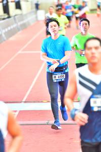 BIB: 6400
                            <button type="button" onclick="openModal(4618456)" class="btn btn-primary btn-sm float-right btn-popup" data-toggle="modal" data-target=".modal-high-quality">
                        <i class="fas fa-shopping-cart"></i> Add to Cart
                    </button>
                                            <button type="button" onclick="isThisMe(4618456, true)" class="btn btn-success btn-sm float-right btn-popup btn-isme hidden" data-toggle="tooltip" data-placement="bottom" title="นี่คือรูปของคุณใช่ไหม คลิกที่นี่เพื่อเอาเข้าอัลบั้ม">
                        <i class="fas fa-plus"></i> Add to album
                    </button>
                    <button type="button" onclick="isThisMe(4618456, false)" class="btn btn-warning btn-sm float-right btn-popup btn-isnotme hidden">
                        <i class="fas fa-ban"></i> Remove from album
                    </button>