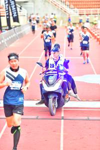 BIB: 
                            <button type="button" onclick="openModal(4617873)" class="btn btn-primary btn-sm float-right btn-popup" data-toggle="modal" data-target=".modal-high-quality">
                        <i class="fas fa-shopping-cart"></i> Add to Cart
                    </button>
                                            <button type="button" onclick="isThisMe(4617873, true)" class="btn btn-success btn-sm float-right btn-popup btn-isme hidden" data-toggle="tooltip" data-placement="bottom" title="นี่คือรูปของคุณใช่ไหม คลิกที่นี่เพื่อเอาเข้าอัลบั้ม">
                        <i class="fas fa-plus"></i> Add to album
                    </button>
                    <button type="button" onclick="isThisMe(4617873, false)" class="btn btn-warning btn-sm float-right btn-popup btn-isnotme hidden">
                        <i class="fas fa-ban"></i> Remove from album
                    </button>