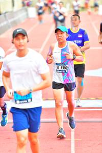 BIB: 6900
                            <button type="button" onclick="openModal(4618388)" class="btn btn-primary btn-sm float-right btn-popup" data-toggle="modal" data-target=".modal-high-quality">
                        <i class="fas fa-shopping-cart"></i> Add to Cart
                    </button>
                                            <button type="button" onclick="isThisMe(4618388, true)" class="btn btn-success btn-sm float-right btn-popup btn-isme hidden" data-toggle="tooltip" data-placement="bottom" title="นี่คือรูปของคุณใช่ไหม คลิกที่นี่เพื่อเอาเข้าอัลบั้ม">
                        <i class="fas fa-plus"></i> Add to album
                    </button>
                    <button type="button" onclick="isThisMe(4618388, false)" class="btn btn-warning btn-sm float-right btn-popup btn-isnotme hidden">
                        <i class="fas fa-ban"></i> Remove from album
                    </button>