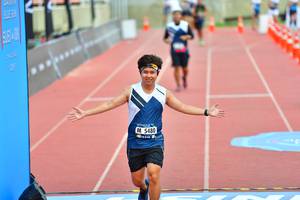 BIB: 5480
                            <button type="button" onclick="openModal(4588005)" class="btn btn-primary btn-sm float-right btn-popup" data-toggle="modal" data-target=".modal-high-quality">
                        <i class="fas fa-shopping-cart"></i> Add to Cart
                    </button>
                                            <button type="button" onclick="isThisMe(4588005, true)" class="btn btn-success btn-sm float-right btn-popup btn-isme hidden" data-toggle="tooltip" data-placement="bottom" title="นี่คือรูปของคุณใช่ไหม คลิกที่นี่เพื่อเอาเข้าอัลบั้ม">
                        <i class="fas fa-plus"></i> Add to album
                    </button>
                    <button type="button" onclick="isThisMe(4588005, false)" class="btn btn-warning btn-sm float-right btn-popup btn-isnotme hidden">
                        <i class="fas fa-ban"></i> Remove from album
                    </button>