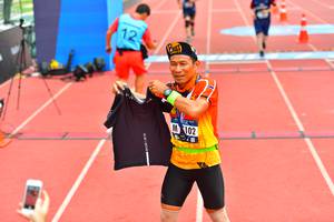 BIB: 102
                            <button type="button" onclick="openModal(4588271)" class="btn btn-primary btn-sm float-right btn-popup" data-toggle="modal" data-target=".modal-high-quality">
                        <i class="fas fa-shopping-cart"></i> Add to Cart
                    </button>
                                            <button type="button" onclick="isThisMe(4588271, true)" class="btn btn-success btn-sm float-right btn-popup btn-isme hidden" data-toggle="tooltip" data-placement="bottom" title="นี่คือรูปของคุณใช่ไหม คลิกที่นี่เพื่อเอาเข้าอัลบั้ม">
                        <i class="fas fa-plus"></i> Add to album
                    </button>
                    <button type="button" onclick="isThisMe(4588271, false)" class="btn btn-warning btn-sm float-right btn-popup btn-isnotme hidden">
                        <i class="fas fa-ban"></i> Remove from album
                    </button>