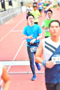 BIB: 6400
                            <button type="button" onclick="openModal(4618457)" class="btn btn-primary btn-sm float-right btn-popup" data-toggle="modal" data-target=".modal-high-quality">
                        <i class="fas fa-shopping-cart"></i> Add to Cart
                    </button>
                                            <button type="button" onclick="isThisMe(4618457, true)" class="btn btn-success btn-sm float-right btn-popup btn-isme hidden" data-toggle="tooltip" data-placement="bottom" title="นี่คือรูปของคุณใช่ไหม คลิกที่นี่เพื่อเอาเข้าอัลบั้ม">
                        <i class="fas fa-plus"></i> Add to album
                    </button>
                    <button type="button" onclick="isThisMe(4618457, false)" class="btn btn-warning btn-sm float-right btn-popup btn-isnotme hidden">
                        <i class="fas fa-ban"></i> Remove from album
                    </button>