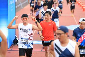 BIB: 7521
                            <button type="button" onclick="openModal(4635389)" class="btn btn-primary btn-sm float-right btn-popup" data-toggle="modal" data-target=".modal-high-quality">
                        <i class="fas fa-shopping-cart"></i> Add to Cart
                    </button>
                                            <button type="button" onclick="isThisMe(4635389, true)" class="btn btn-success btn-sm float-right btn-popup btn-isme hidden" data-toggle="tooltip" data-placement="bottom" title="นี่คือรูปของคุณใช่ไหม คลิกที่นี่เพื่อเอาเข้าอัลบั้ม">
                        <i class="fas fa-plus"></i> Add to album
                    </button>
                    <button type="button" onclick="isThisMe(4635389, false)" class="btn btn-warning btn-sm float-right btn-popup btn-isnotme hidden">
                        <i class="fas fa-ban"></i> Remove from album
                    </button>