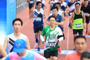 BIB: 8143
                            <button type="button" onclick="openModal(4633921)" class="btn btn-primary btn-sm float-right btn-popup" data-toggle="modal" data-target=".modal-high-quality">
                        <i class="fas fa-shopping-cart"></i> Add to Cart
                    </button>
                                            <button type="button" onclick="isThisMe(4633921, true)" class="btn btn-success btn-sm float-right btn-popup btn-isme hidden" data-toggle="tooltip" data-placement="bottom" title="นี่คือรูปของคุณใช่ไหม คลิกที่นี่เพื่อเอาเข้าอัลบั้ม">
                        <i class="fas fa-plus"></i> Add to album
                    </button>
                    <button type="button" onclick="isThisMe(4633921, false)" class="btn btn-warning btn-sm float-right btn-popup btn-isnotme hidden">
                        <i class="fas fa-ban"></i> Remove from album
                    </button>