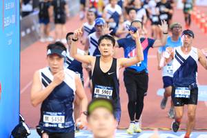 BIB: 5901, 5399, 5458
                            <button type="button" onclick="openModal(4633185)" class="btn btn-primary btn-sm float-right btn-popup" data-toggle="modal" data-target=".modal-high-quality">
                        <i class="fas fa-shopping-cart"></i> Add to Cart
                    </button>
                                            <button type="button" onclick="isThisMe(4633185, true)" class="btn btn-success btn-sm float-right btn-popup btn-isme hidden" data-toggle="tooltip" data-placement="bottom" title="นี่คือรูปของคุณใช่ไหม คลิกที่นี่เพื่อเอาเข้าอัลบั้ม">
                        <i class="fas fa-plus"></i> Add to album
                    </button>
                    <button type="button" onclick="isThisMe(4633185, false)" class="btn btn-warning btn-sm float-right btn-popup btn-isnotme hidden">
                        <i class="fas fa-ban"></i> Remove from album
                    </button>