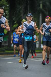 BIB: 6202, 7895, 1390
                            <button type="button" onclick="openModal(4708701)" class="btn btn-primary btn-sm float-right btn-popup" data-toggle="modal" data-target=".modal-high-quality">
                        <i class="fas fa-shopping-cart"></i> Add to Cart
                    </button>
                                            <button type="button" onclick="isThisMe(4708701, true)" class="btn btn-success btn-sm float-right btn-popup btn-isme hidden" data-toggle="tooltip" data-placement="bottom" title="นี่คือรูปของคุณใช่ไหม คลิกที่นี่เพื่อเอาเข้าอัลบั้ม">
                        <i class="fas fa-plus"></i> Add to album
                    </button>
                    <button type="button" onclick="isThisMe(4708701, false)" class="btn btn-warning btn-sm float-right btn-popup btn-isnotme hidden">
                        <i class="fas fa-ban"></i> Remove from album
                    </button>