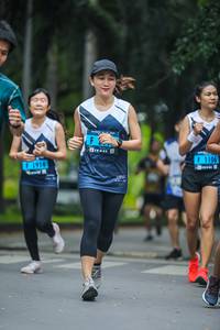 BIB: 1106, 1914
                            <button type="button" onclick="openModal(4710826)" class="btn btn-primary btn-sm float-right btn-popup" data-toggle="modal" data-target=".modal-high-quality">
                        <i class="fas fa-shopping-cart"></i> Add to Cart
                    </button>
                                            <button type="button" onclick="isThisMe(4710826, true)" class="btn btn-success btn-sm float-right btn-popup btn-isme hidden" data-toggle="tooltip" data-placement="bottom" title="นี่คือรูปของคุณใช่ไหม คลิกที่นี่เพื่อเอาเข้าอัลบั้ม">
                        <i class="fas fa-plus"></i> Add to album
                    </button>
                    <button type="button" onclick="isThisMe(4710826, false)" class="btn btn-warning btn-sm float-right btn-popup btn-isnotme hidden">
                        <i class="fas fa-ban"></i> Remove from album
                    </button>