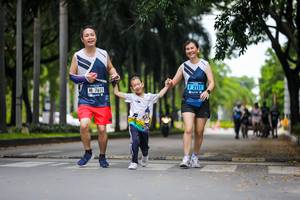 BIB: 7611, 2151
                            <button type="button" onclick="openModal(4714556)" class="btn btn-primary btn-sm float-right btn-popup" data-toggle="modal" data-target=".modal-high-quality">
                        <i class="fas fa-shopping-cart"></i> Add to Cart
                    </button>
                                            <button type="button" onclick="isThisMe(4714556, true)" class="btn btn-success btn-sm float-right btn-popup btn-isme hidden" data-toggle="tooltip" data-placement="bottom" title="นี่คือรูปของคุณใช่ไหม คลิกที่นี่เพื่อเอาเข้าอัลบั้ม">
                        <i class="fas fa-plus"></i> Add to album
                    </button>
                    <button type="button" onclick="isThisMe(4714556, false)" class="btn btn-warning btn-sm float-right btn-popup btn-isnotme hidden">
                        <i class="fas fa-ban"></i> Remove from album
                    </button>