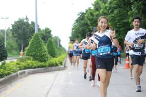 BIB: 6750, 1815
                            <button type="button" onclick="openModal(4657017)" class="btn btn-primary btn-sm float-right btn-popup" data-toggle="modal" data-target=".modal-high-quality">
                        <i class="fas fa-shopping-cart"></i> Add to Cart
                    </button>
                                            <button type="button" onclick="isThisMe(4657017, true)" class="btn btn-success btn-sm float-right btn-popup btn-isme hidden" data-toggle="tooltip" data-placement="bottom" title="นี่คือรูปของคุณใช่ไหม คลิกที่นี่เพื่อเอาเข้าอัลบั้ม">
                        <i class="fas fa-plus"></i> Add to album
                    </button>
                    <button type="button" onclick="isThisMe(4657017, false)" class="btn btn-warning btn-sm float-right btn-popup btn-isnotme hidden">
                        <i class="fas fa-ban"></i> Remove from album
                    </button>