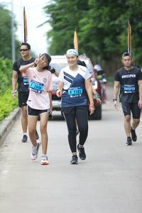 BIB: 2646, 2182
                            <button type="button" onclick="openModal(4624026)" class="btn btn-primary btn-sm float-right btn-popup" data-toggle="modal" data-target=".modal-high-quality">
                        <i class="fas fa-shopping-cart"></i> Add to Cart
                    </button>
                                            <button type="button" onclick="isThisMe(4624026, true)" class="btn btn-success btn-sm float-right btn-popup btn-isme hidden" data-toggle="tooltip" data-placement="bottom" title="นี่คือรูปของคุณใช่ไหม คลิกที่นี่เพื่อเอาเข้าอัลบั้ม">
                        <i class="fas fa-plus"></i> Add to album
                    </button>
                    <button type="button" onclick="isThisMe(4624026, false)" class="btn btn-warning btn-sm float-right btn-popup btn-isnotme hidden">
                        <i class="fas fa-ban"></i> Remove from album
                    </button>