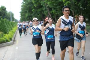 BIB: 077, 1130, 1624, 2011
                            <button type="button" onclick="openModal(4648855)" class="btn btn-primary btn-sm float-right btn-popup" data-toggle="modal" data-target=".modal-high-quality">
                        <i class="fas fa-shopping-cart"></i> Add to Cart
                    </button>
                                            <button type="button" onclick="isThisMe(4648855, true)" class="btn btn-success btn-sm float-right btn-popup btn-isme hidden" data-toggle="tooltip" data-placement="bottom" title="นี่คือรูปของคุณใช่ไหม คลิกที่นี่เพื่อเอาเข้าอัลบั้ม">
                        <i class="fas fa-plus"></i> Add to album
                    </button>
                    <button type="button" onclick="isThisMe(4648855, false)" class="btn btn-warning btn-sm float-right btn-popup btn-isnotme hidden">
                        <i class="fas fa-ban"></i> Remove from album
                    </button>