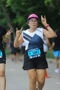 BIB: 1097
                            <button type="button" onclick="openModal(4650977)" class="btn btn-primary btn-sm float-right btn-popup" data-toggle="modal" data-target=".modal-high-quality">
                        <i class="fas fa-shopping-cart"></i> Add to Cart
                    </button>
                                            <button type="button" onclick="isThisMe(4650977, true)" class="btn btn-success btn-sm float-right btn-popup btn-isme hidden" data-toggle="tooltip" data-placement="bottom" title="นี่คือรูปของคุณใช่ไหม คลิกที่นี่เพื่อเอาเข้าอัลบั้ม">
                        <i class="fas fa-plus"></i> Add to album
                    </button>
                    <button type="button" onclick="isThisMe(4650977, false)" class="btn btn-warning btn-sm float-right btn-popup btn-isnotme hidden">
                        <i class="fas fa-ban"></i> Remove from album
                    </button>