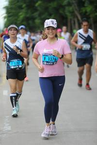 BIB: 1376, 1207
                            <button type="button" onclick="openModal(4650563)" class="btn btn-primary btn-sm float-right btn-popup" data-toggle="modal" data-target=".modal-high-quality">
                        <i class="fas fa-shopping-cart"></i> Add to Cart
                    </button>
                                            <button type="button" onclick="isThisMe(4650563, true)" class="btn btn-success btn-sm float-right btn-popup btn-isme hidden" data-toggle="tooltip" data-placement="bottom" title="นี่คือรูปของคุณใช่ไหม คลิกที่นี่เพื่อเอาเข้าอัลบั้ม">
                        <i class="fas fa-plus"></i> Add to album
                    </button>
                    <button type="button" onclick="isThisMe(4650563, false)" class="btn btn-warning btn-sm float-right btn-popup btn-isnotme hidden">
                        <i class="fas fa-ban"></i> Remove from album
                    </button>