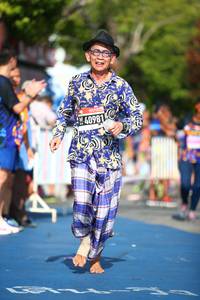 BIB: 4098
                            <button type="button" onclick="openModal(3555782)" class="btn btn-primary btn-sm float-right btn-popup" data-toggle="modal" data-target=".modal-high-quality">
                        <i class="fas fa-shopping-cart"></i> Add to Cart
                    </button>
                                            <button type="button" onclick="isThisMe(3555782, true)" class="btn btn-success btn-sm float-right btn-popup btn-isme hidden" data-toggle="tooltip" data-placement="bottom" title="นี่คือรูปของคุณใช่ไหม คลิกที่นี่เพื่อเอาเข้าอัลบั้ม">
                        <i class="fas fa-plus"></i> Add to album
                    </button>
                    <button type="button" onclick="isThisMe(3555782, false)" class="btn btn-warning btn-sm float-right btn-popup btn-isnotme hidden">
                        <i class="fas fa-ban"></i> Remove from album
                    </button>