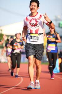 BIB: 10827
                            <button type="button" onclick="openModal(3565838)" class="btn btn-primary btn-sm float-right btn-popup" data-toggle="modal" data-target=".modal-high-quality">
                        <i class="fas fa-shopping-cart"></i> Add to Cart
                    </button>
                                            <button type="button" onclick="isThisMe(3565838, true)" class="btn btn-success btn-sm float-right btn-popup btn-isme hidden" data-toggle="tooltip" data-placement="bottom" title="นี่คือรูปของคุณใช่ไหม คลิกที่นี่เพื่อเอาเข้าอัลบั้ม">
                        <i class="fas fa-plus"></i> Add to album
                    </button>
                    <button type="button" onclick="isThisMe(3565838, false)" class="btn btn-warning btn-sm float-right btn-popup btn-isnotme hidden">
                        <i class="fas fa-ban"></i> Remove from album
                    </button>