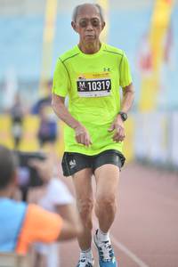 BIB: 10319
                            <button type="button" onclick="openModal(3534398)" class="btn btn-primary btn-sm float-right btn-popup" data-toggle="modal" data-target=".modal-high-quality">
                        <i class="fas fa-shopping-cart"></i> Add to Cart
                    </button>
                                            <button type="button" onclick="isThisMe(3534398, true)" class="btn btn-success btn-sm float-right btn-popup btn-isme hidden" data-toggle="tooltip" data-placement="bottom" title="นี่คือรูปของคุณใช่ไหม คลิกที่นี่เพื่อเอาเข้าอัลบั้ม">
                        <i class="fas fa-plus"></i> Add to album
                    </button>
                    <button type="button" onclick="isThisMe(3534398, false)" class="btn btn-warning btn-sm float-right btn-popup btn-isnotme hidden">
                        <i class="fas fa-ban"></i> Remove from album
                    </button>