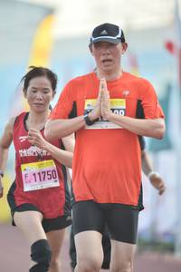 BIB: 11750
                            <button type="button" onclick="openModal(3534441)" class="btn btn-primary btn-sm float-right btn-popup" data-toggle="modal" data-target=".modal-high-quality">
                        <i class="fas fa-shopping-cart"></i> Add to Cart
                    </button>
                                            <button type="button" onclick="isThisMe(3534441, true)" class="btn btn-success btn-sm float-right btn-popup btn-isme hidden" data-toggle="tooltip" data-placement="bottom" title="นี่คือรูปของคุณใช่ไหม คลิกที่นี่เพื่อเอาเข้าอัลบั้ม">
                        <i class="fas fa-plus"></i> Add to album
                    </button>
                    <button type="button" onclick="isThisMe(3534441, false)" class="btn btn-warning btn-sm float-right btn-popup btn-isnotme hidden">
                        <i class="fas fa-ban"></i> Remove from album
                    </button>