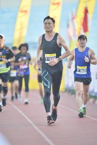 BIB: 105, 10309
                            <button type="button" onclick="openModal(3535973)" class="btn btn-primary btn-sm float-right btn-popup" data-toggle="modal" data-target=".modal-high-quality">
                        <i class="fas fa-shopping-cart"></i> Add to Cart
                    </button>
                                            <button type="button" onclick="isThisMe(3535973, true)" class="btn btn-success btn-sm float-right btn-popup btn-isme hidden" data-toggle="tooltip" data-placement="bottom" title="นี่คือรูปของคุณใช่ไหม คลิกที่นี่เพื่อเอาเข้าอัลบั้ม">
                        <i class="fas fa-plus"></i> Add to album
                    </button>
                    <button type="button" onclick="isThisMe(3535973, false)" class="btn btn-warning btn-sm float-right btn-popup btn-isnotme hidden">
                        <i class="fas fa-ban"></i> Remove from album
                    </button>