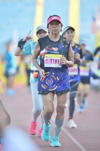 BIB: 11914
                            <button type="button" onclick="openModal(3536878)" class="btn btn-primary btn-sm float-right btn-popup" data-toggle="modal" data-target=".modal-high-quality">
                        <i class="fas fa-shopping-cart"></i> Add to Cart
                    </button>
                                            <button type="button" onclick="isThisMe(3536878, true)" class="btn btn-success btn-sm float-right btn-popup btn-isme hidden" data-toggle="tooltip" data-placement="bottom" title="นี่คือรูปของคุณใช่ไหม คลิกที่นี่เพื่อเอาเข้าอัลบั้ม">
                        <i class="fas fa-plus"></i> Add to album
                    </button>
                    <button type="button" onclick="isThisMe(3536878, false)" class="btn btn-warning btn-sm float-right btn-popup btn-isnotme hidden">
                        <i class="fas fa-ban"></i> Remove from album
                    </button>