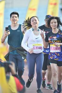 BIB: 11601, 12858
                            <button type="button" onclick="openModal(3538424)" class="btn btn-primary btn-sm float-right btn-popup" data-toggle="modal" data-target=".modal-high-quality">
                        <i class="fas fa-shopping-cart"></i> Add to Cart
                    </button>
                                            <button type="button" onclick="isThisMe(3538424, true)" class="btn btn-success btn-sm float-right btn-popup btn-isme hidden" data-toggle="tooltip" data-placement="bottom" title="นี่คือรูปของคุณใช่ไหม คลิกที่นี่เพื่อเอาเข้าอัลบั้ม">
                        <i class="fas fa-plus"></i> Add to album
                    </button>
                    <button type="button" onclick="isThisMe(3538424, false)" class="btn btn-warning btn-sm float-right btn-popup btn-isnotme hidden">
                        <i class="fas fa-ban"></i> Remove from album
                    </button>