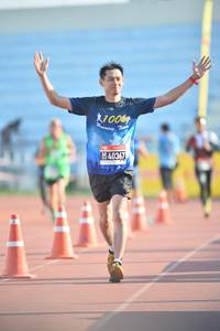 BIB: 40367
                            <button type="button" onclick="openModal(3539189)" class="btn btn-primary btn-sm float-right btn-popup" data-toggle="modal" data-target=".modal-high-quality">
                        <i class="fas fa-shopping-cart"></i> Add to Cart
                    </button>
                                            <button type="button" onclick="isThisMe(3539189, true)" class="btn btn-success btn-sm float-right btn-popup btn-isme hidden" data-toggle="tooltip" data-placement="bottom" title="นี่คือรูปของคุณใช่ไหม คลิกที่นี่เพื่อเอาเข้าอัลบั้ม">
                        <i class="fas fa-plus"></i> Add to album
                    </button>
                    <button type="button" onclick="isThisMe(3539189, false)" class="btn btn-warning btn-sm float-right btn-popup btn-isnotme hidden">
                        <i class="fas fa-ban"></i> Remove from album
                    </button>