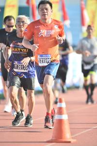 BIB: 201, 21590
                            <button type="button" onclick="openModal(3539300)" class="btn btn-primary btn-sm float-right btn-popup" data-toggle="modal" data-target=".modal-high-quality">
                        <i class="fas fa-shopping-cart"></i> Add to Cart
                    </button>
                                            <button type="button" onclick="isThisMe(3539300, true)" class="btn btn-success btn-sm float-right btn-popup btn-isme hidden" data-toggle="tooltip" data-placement="bottom" title="นี่คือรูปของคุณใช่ไหม คลิกที่นี่เพื่อเอาเข้าอัลบั้ม">
                        <i class="fas fa-plus"></i> Add to album
                    </button>
                    <button type="button" onclick="isThisMe(3539300, false)" class="btn btn-warning btn-sm float-right btn-popup btn-isnotme hidden">
                        <i class="fas fa-ban"></i> Remove from album
                    </button>