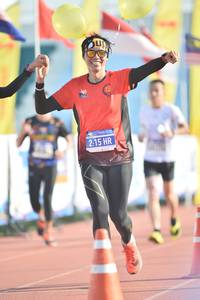 BIB: 215
                            <button type="button" onclick="openModal(3539353)" class="btn btn-primary btn-sm float-right btn-popup" data-toggle="modal" data-target=".modal-high-quality">
                        <i class="fas fa-shopping-cart"></i> Add to Cart
                    </button>
                                            <button type="button" onclick="isThisMe(3539353, true)" class="btn btn-success btn-sm float-right btn-popup btn-isme hidden" data-toggle="tooltip" data-placement="bottom" title="นี่คือรูปของคุณใช่ไหม คลิกที่นี่เพื่อเอาเข้าอัลบั้ม">
                        <i class="fas fa-plus"></i> Add to album
                    </button>
                    <button type="button" onclick="isThisMe(3539353, false)" class="btn btn-warning btn-sm float-right btn-popup btn-isnotme hidden">
                        <i class="fas fa-ban"></i> Remove from album
                    </button>